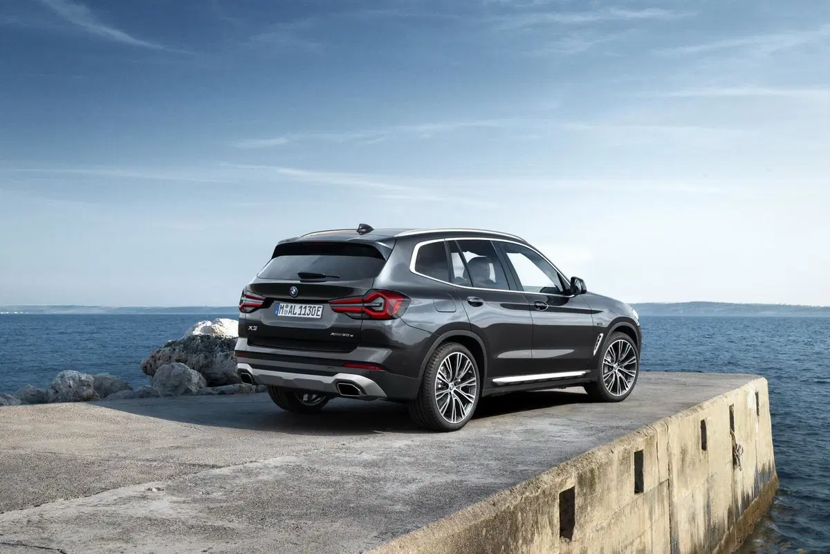 BMW X3 e X4 Restyling 2022: Stile aggiornato, nuova tecnologia e interni rivisti (49)