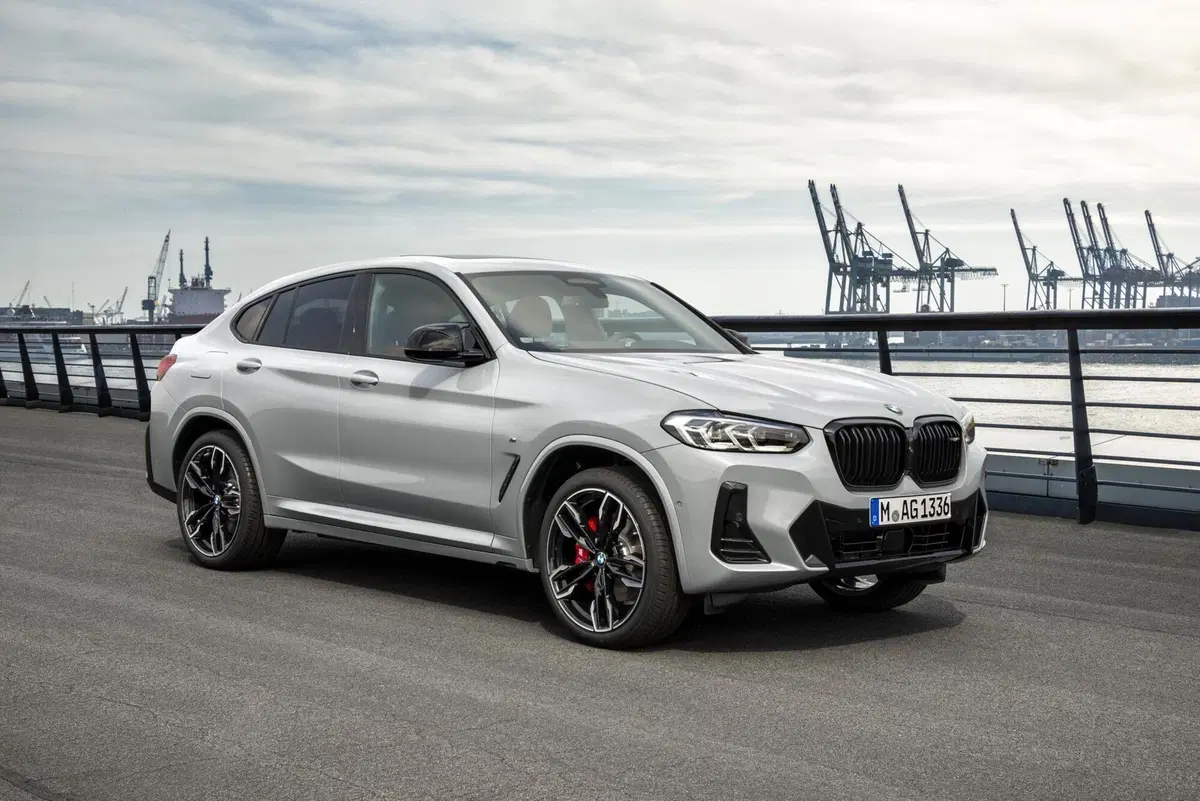 BMW X3 e X4 Restyling 2022: Stile aggiornato, nuova tecnologia e interni rivisti (53)