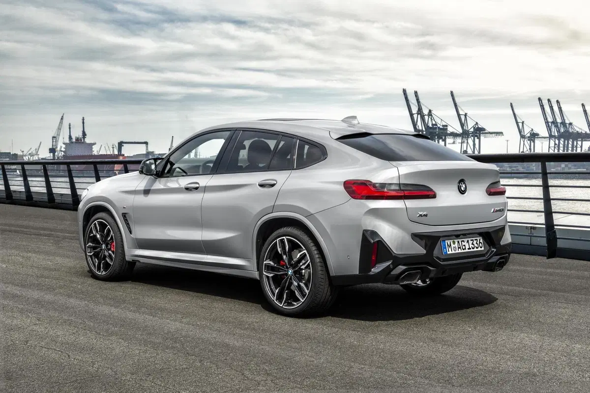BMW X3 e X4 Restyling 2022: Stile aggiornato, nuova tecnologia e interni rivisti (54)