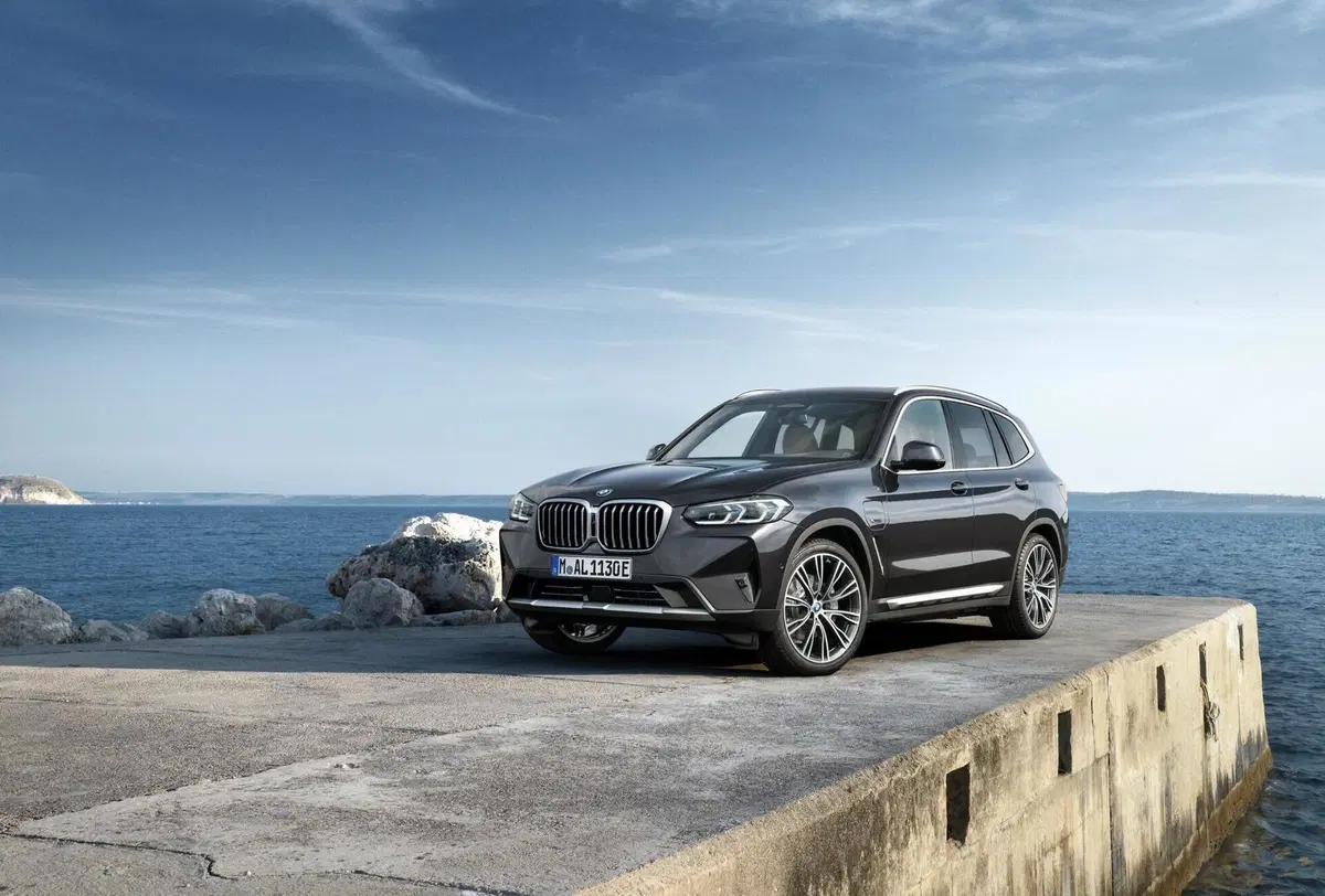 BMW X3 e X4 Restyling 2022: Stile aggiornato, nuova tecnologia e interni rivisti (50)
