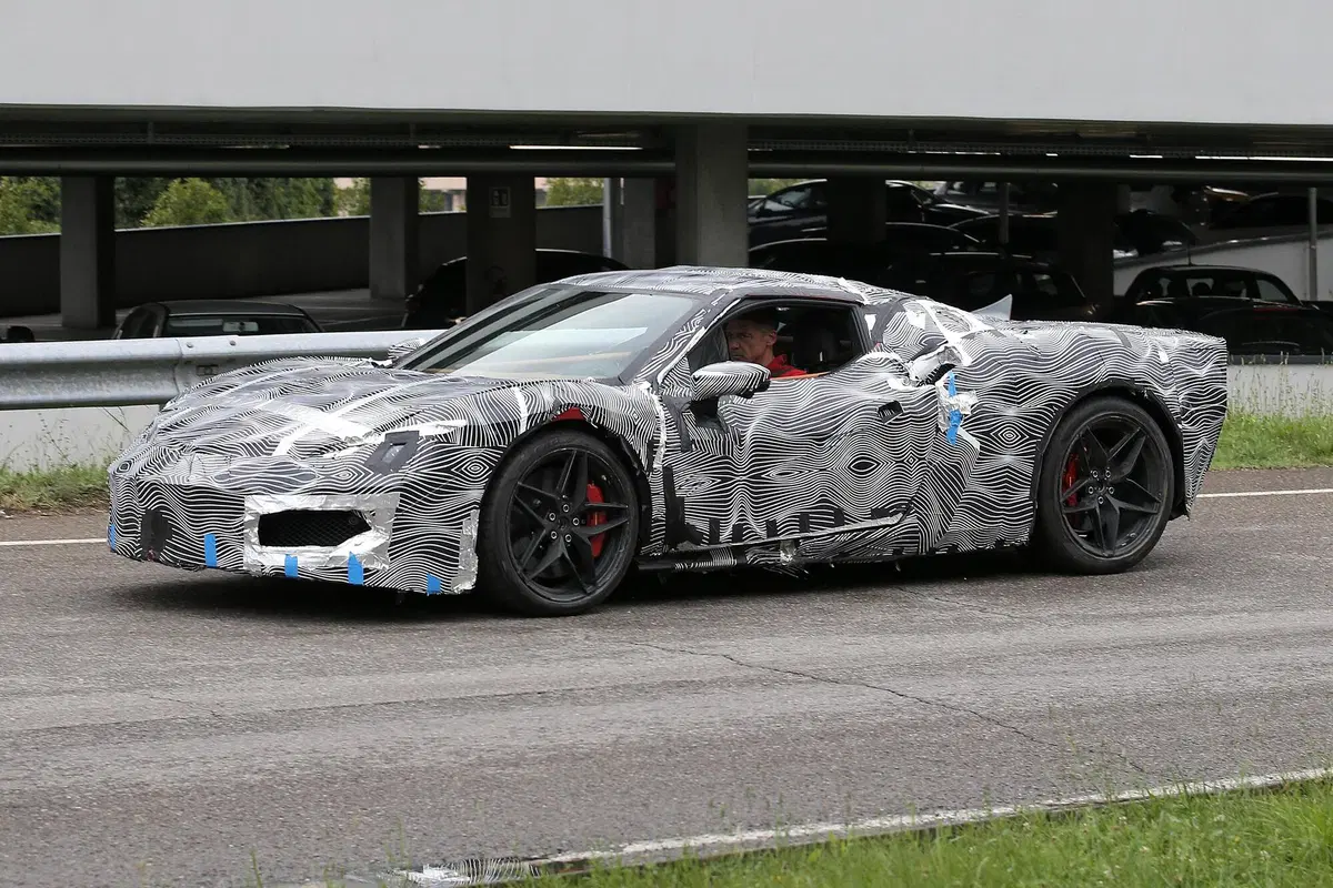 Ferrari, le foto spia della V6 ibrida (8)