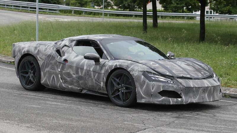 Ferrari, le foto spia della V6 ibrida