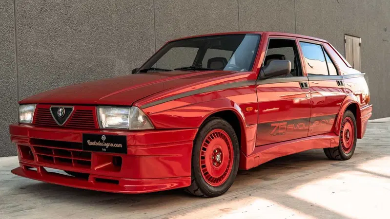 Alfa Romeo 75 Turbo Evoluzione: &egrave; in vendita a Reggio Emilia per 80mila euro