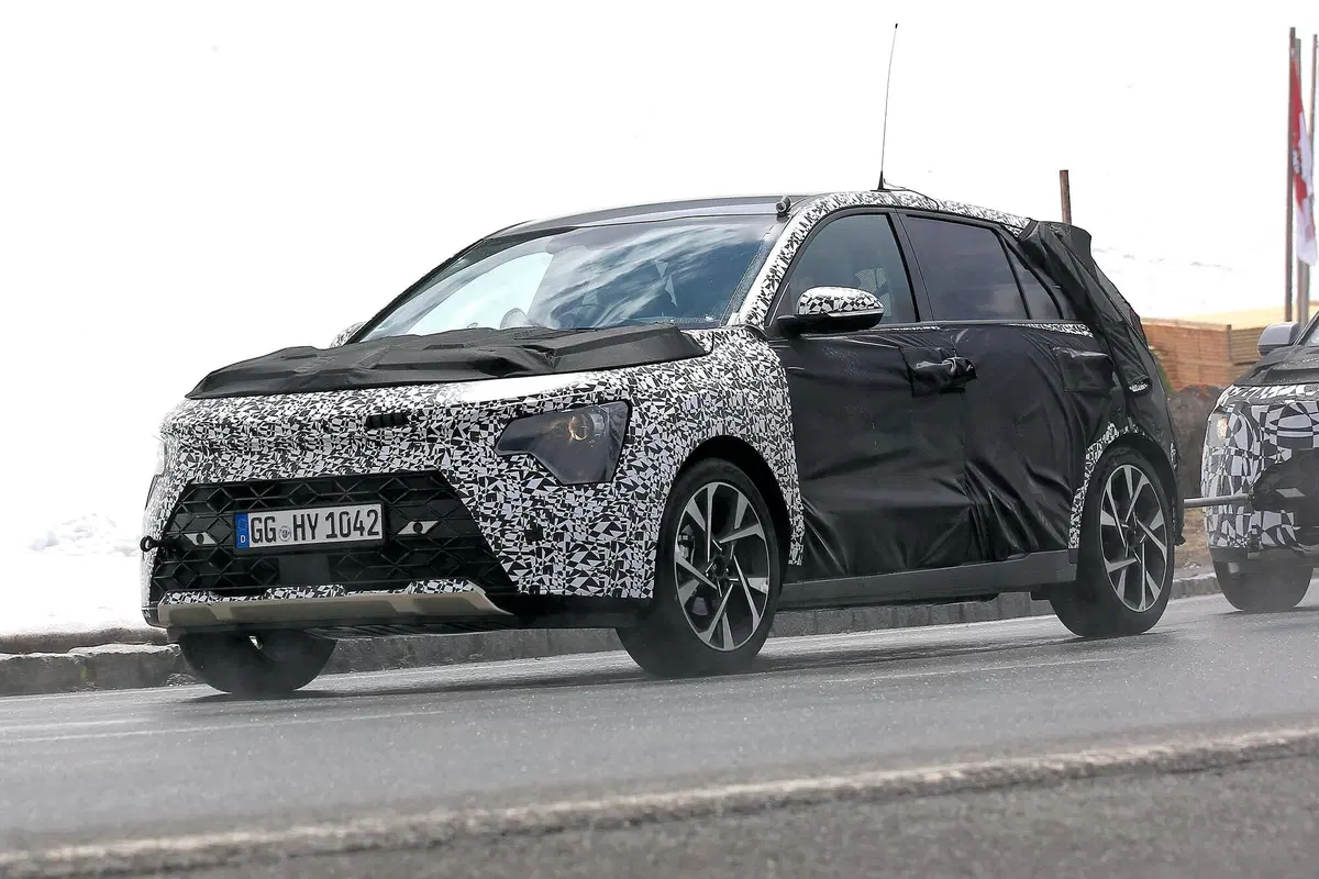 Kia Niro, le foto spia della nuova generazione (8)