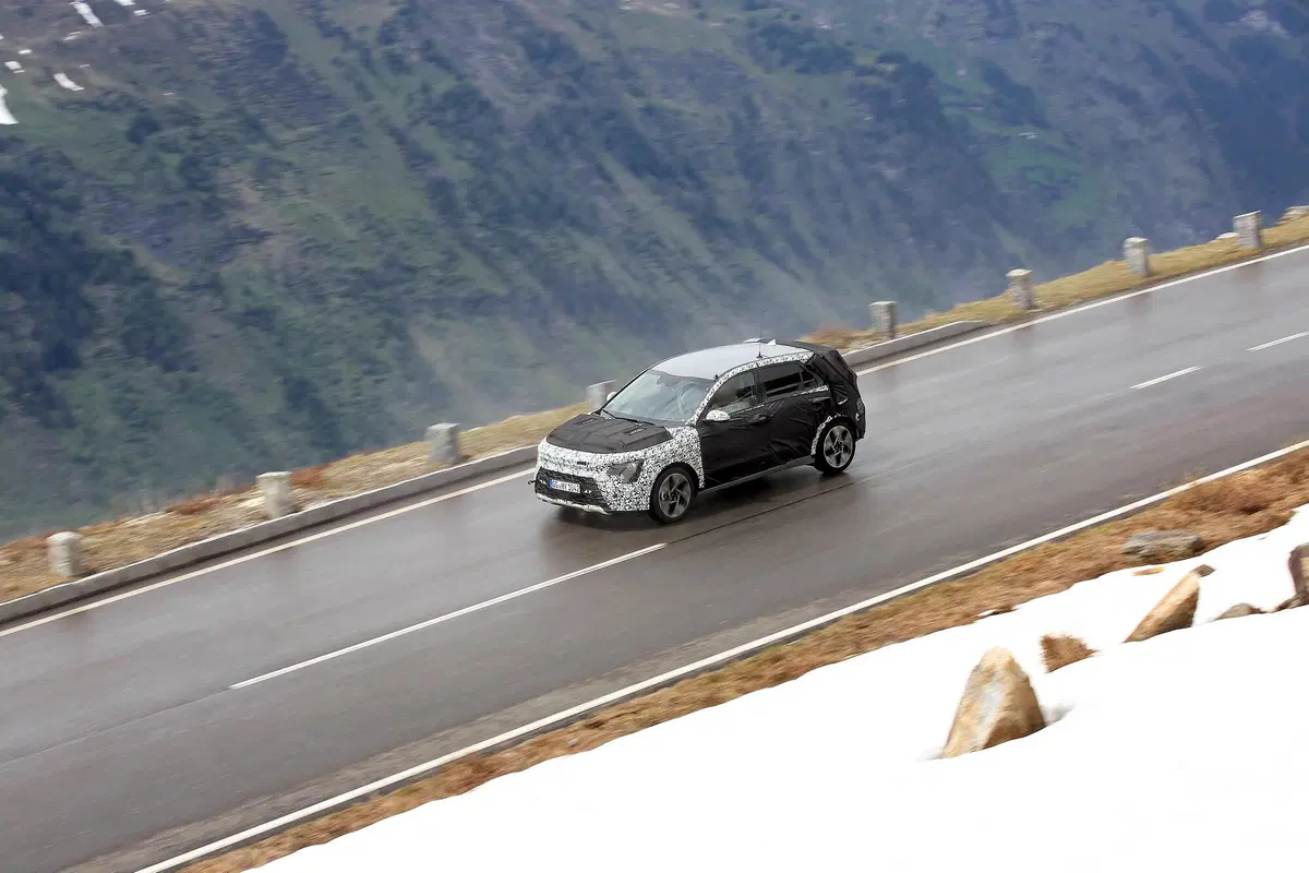 Kia Niro, le foto spia della nuova generazione (28)