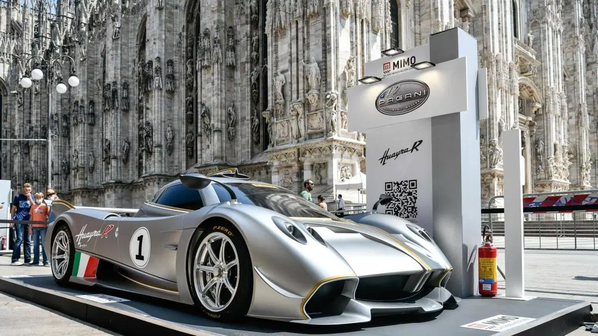 MiMo invade Milano con auto protagoniste come non mai di piazza Duomo e centro: la cronaca e le Top-car del Day1 [video e gallery] (7)