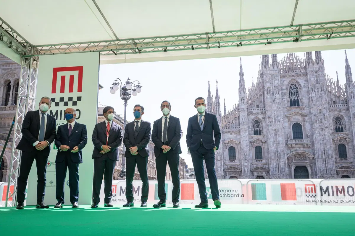 MiMo invade Milano con auto protagoniste come non mai di piazza Duomo e centro: la cronaca e le Top-car del Day1 [video e gallery] (9)