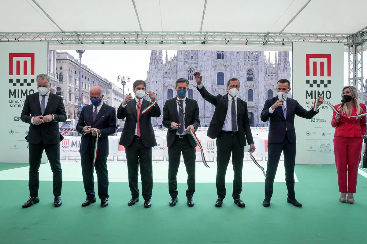 MiMo invade Milano con auto protagoniste come non mai di piazza Duomo e centro: la cronaca e le Top-car del Day1 [video e gallery] (10)