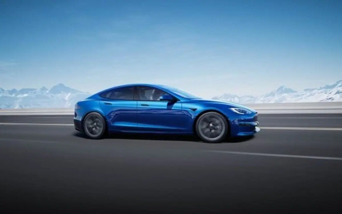 Tesla Model S Plaid, pronta per la sfida al Nürburgring (2)