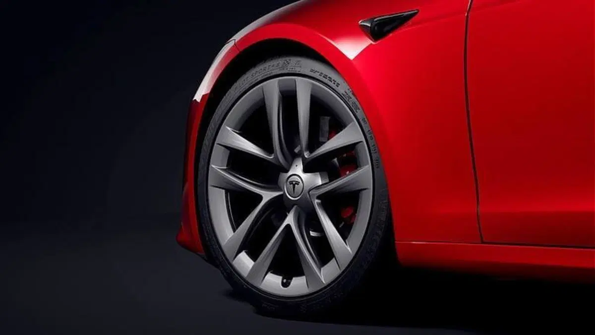 Tesla Model S Plaid, pronta per la sfida al Nürburgring (5)