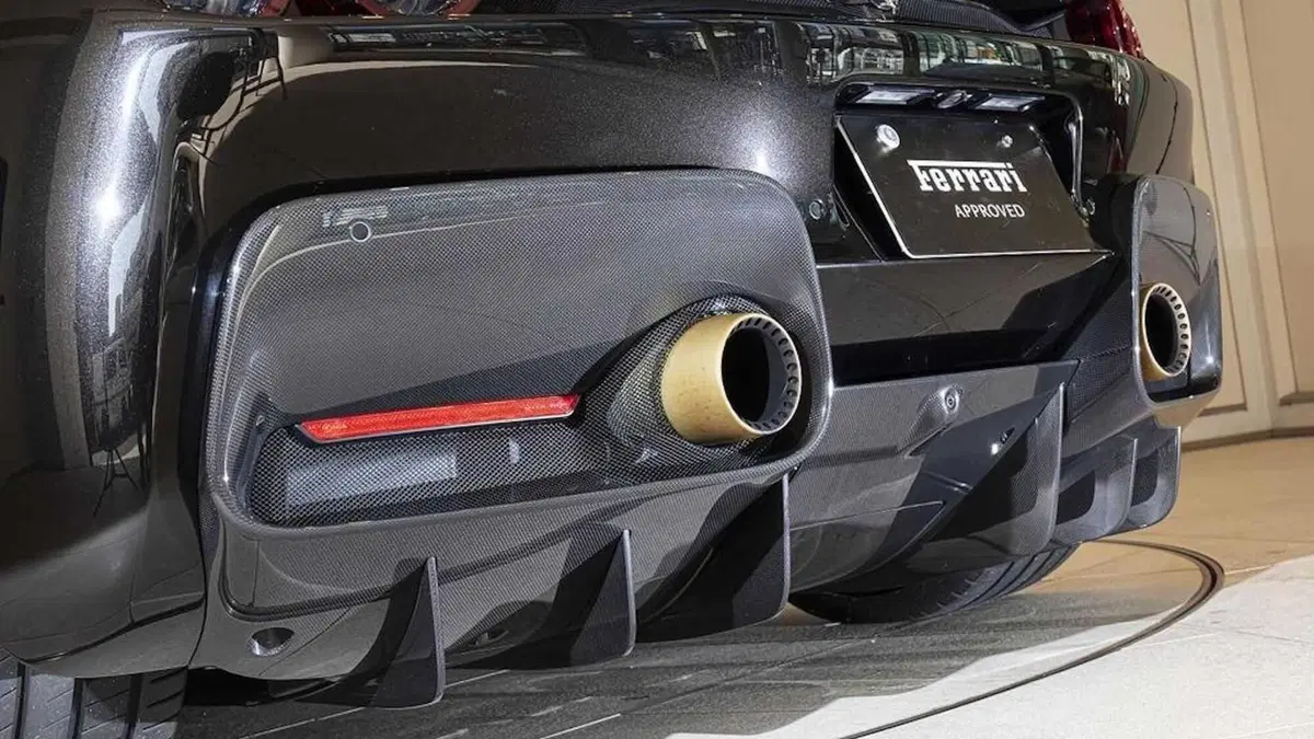 Ferrari J50, uno dei dieci esemplari è in vendita. E il prezzo è altrettanto esclusivo  (5)