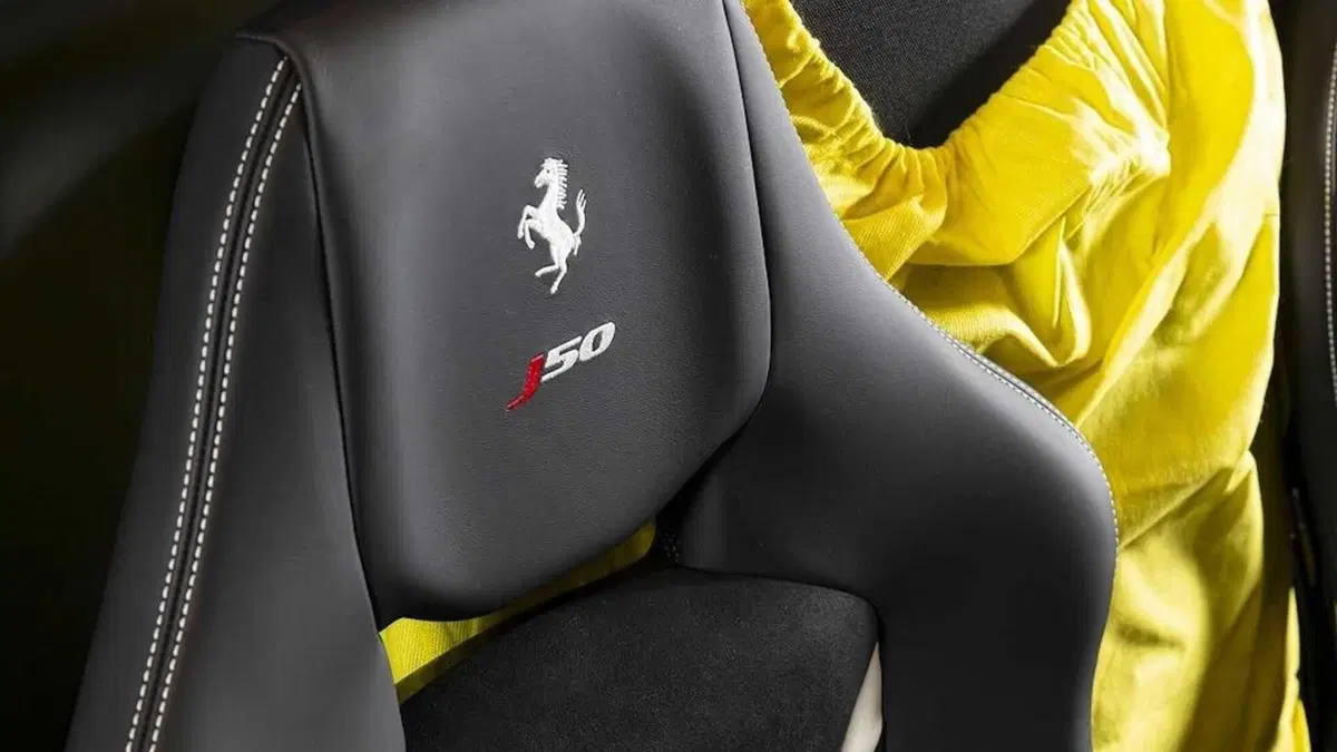Ferrari J50, uno dei dieci esemplari è in vendita. E il prezzo è altrettanto esclusivo  (4)