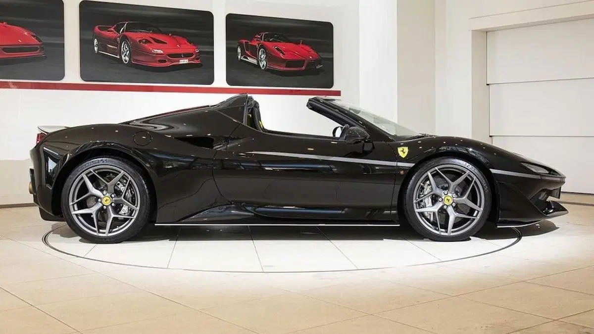 Ferrari J50, uno dei dieci esemplari è in vendita. E il prezzo è altrettanto esclusivo  (2)