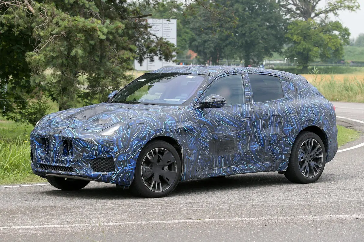 Maserati Grecale, le foto spia del SUV del Tridente  (5)