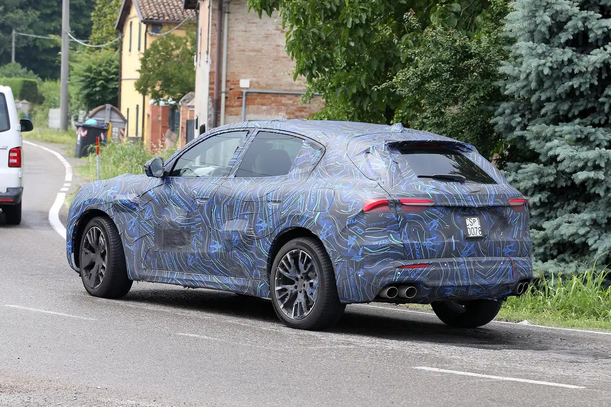 Maserati Grecale, le foto spia del SUV del Tridente  (10)