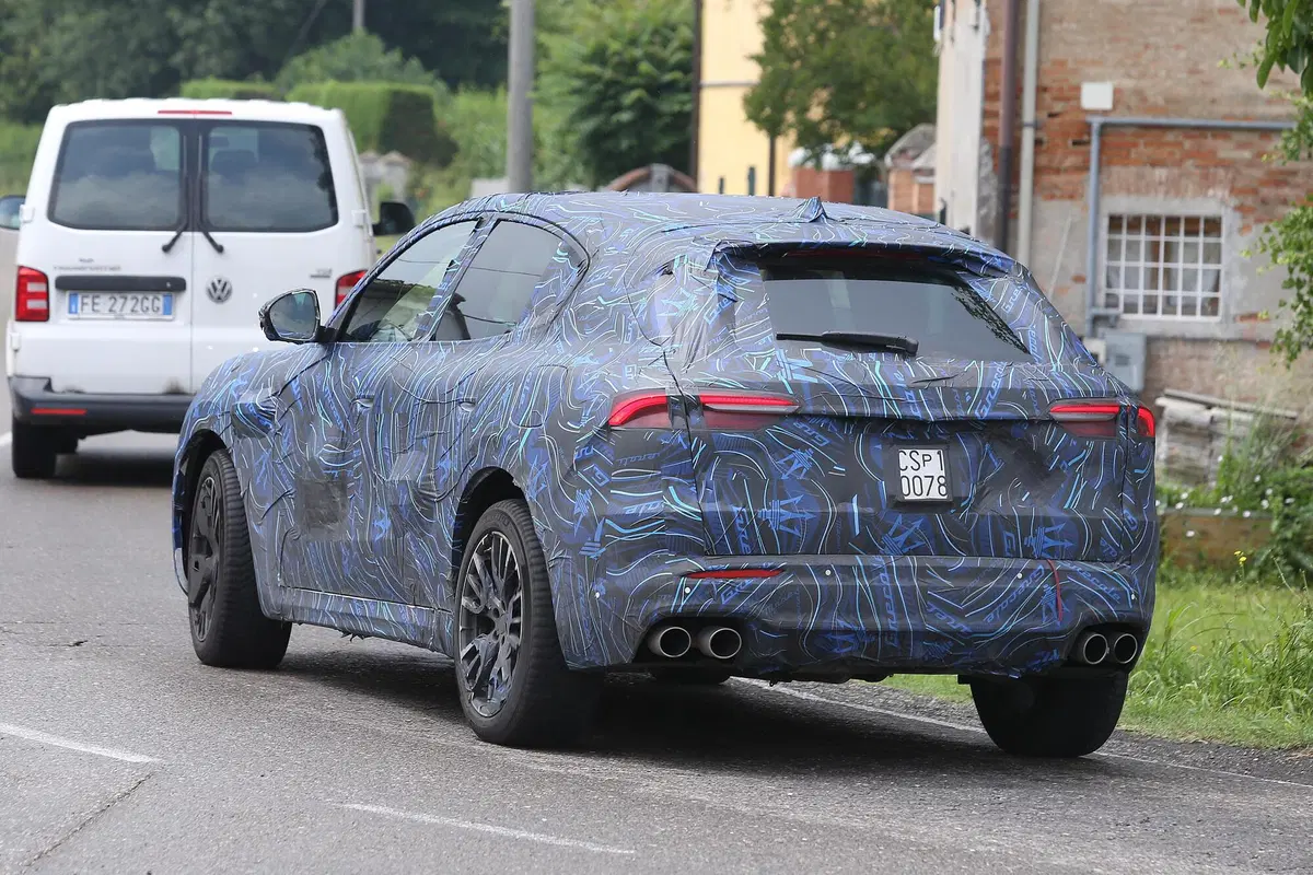 Maserati Grecale, le foto spia del SUV del Tridente  (14)