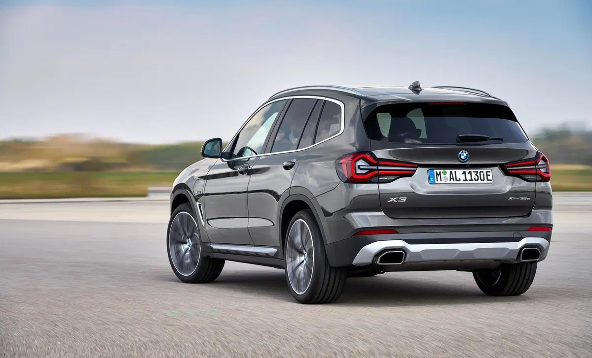 BMW X3 xDrive30d 249CV Luxury (4)