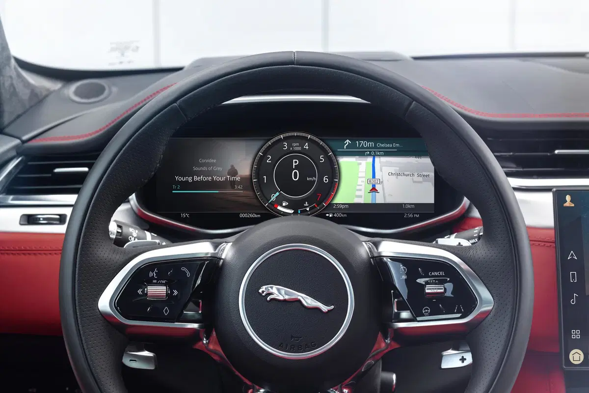 Jaguar F-Pace 3.0d i6 mhev R-Dynamic SE 90th Anniversary Edition awd 300cv auto (28)