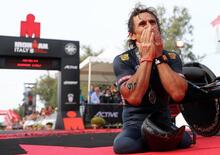 Alex Zanardi a un anno dall’incidente: «In poltrona, fa riabilitazione e ascolta Venditti. Ma la strada è lunga»