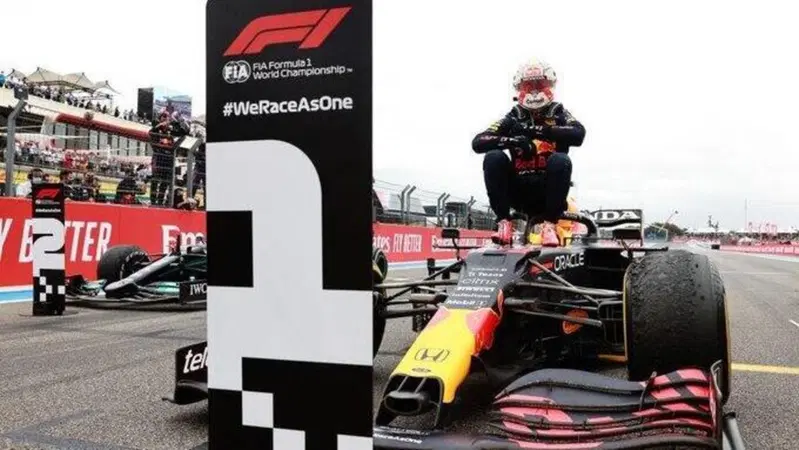 F1, Verstappen: "E' stato difficile ma abbiamo vinto"