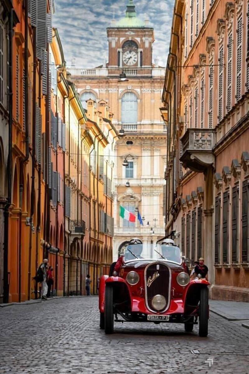 La Mille Miglia 2021 sulle strade di Modena