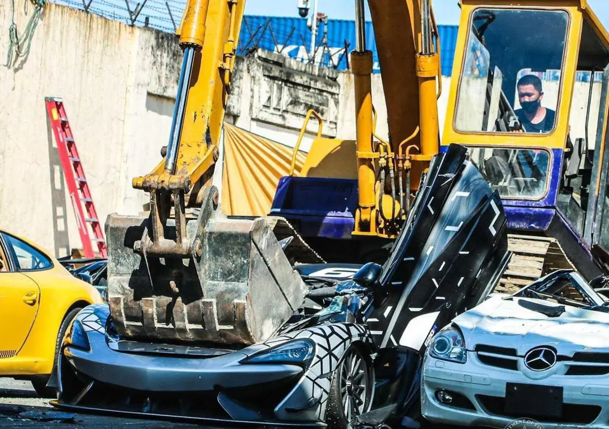 Nelle Filippine le supercar continuano ad essere distrutte dal governo [VIDEO]