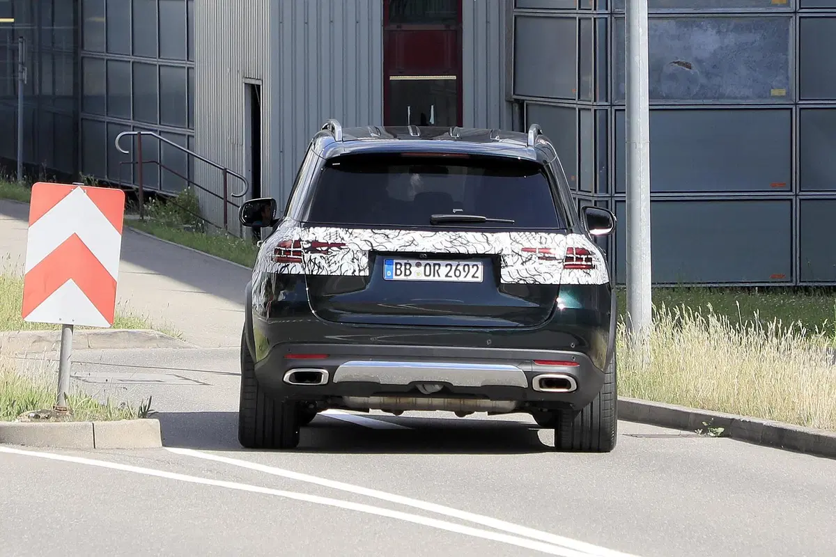 Mercedes GLE restyling, le foto spia (6)