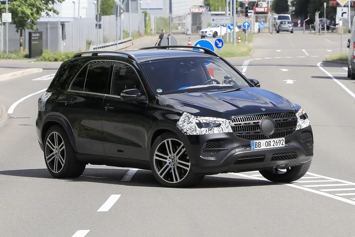 Mercedes GLE restyling, le foto spia (8)