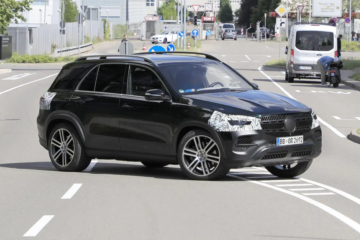 Mercedes GLE restyling, le foto spia (10)