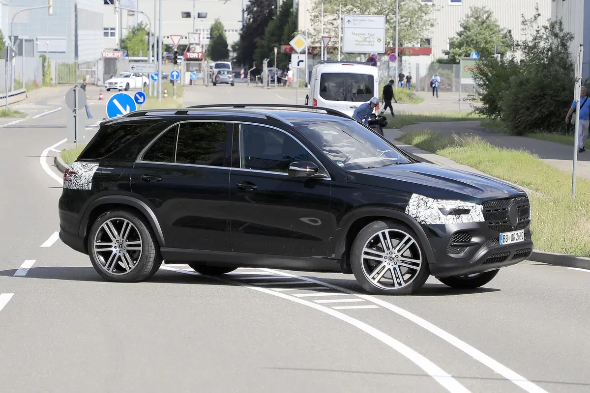 Mercedes GLE restyling, le foto spia (13)