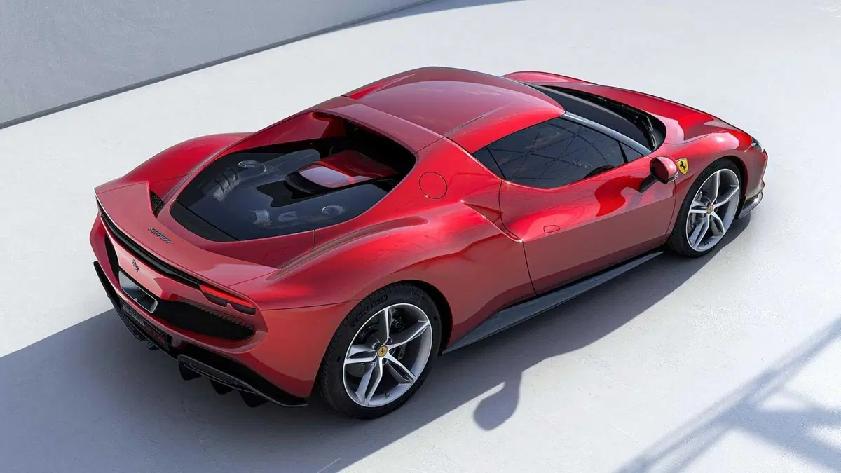 Ferrari 296 GTB, la prima V6 stradale del Cavallino è una PHEV da 830 CV (11)