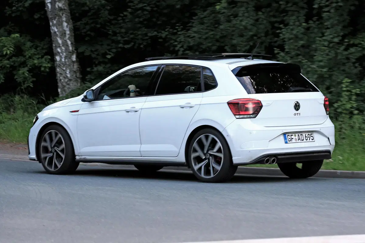 Volkswagen Polo GTI, le foto spia (7)