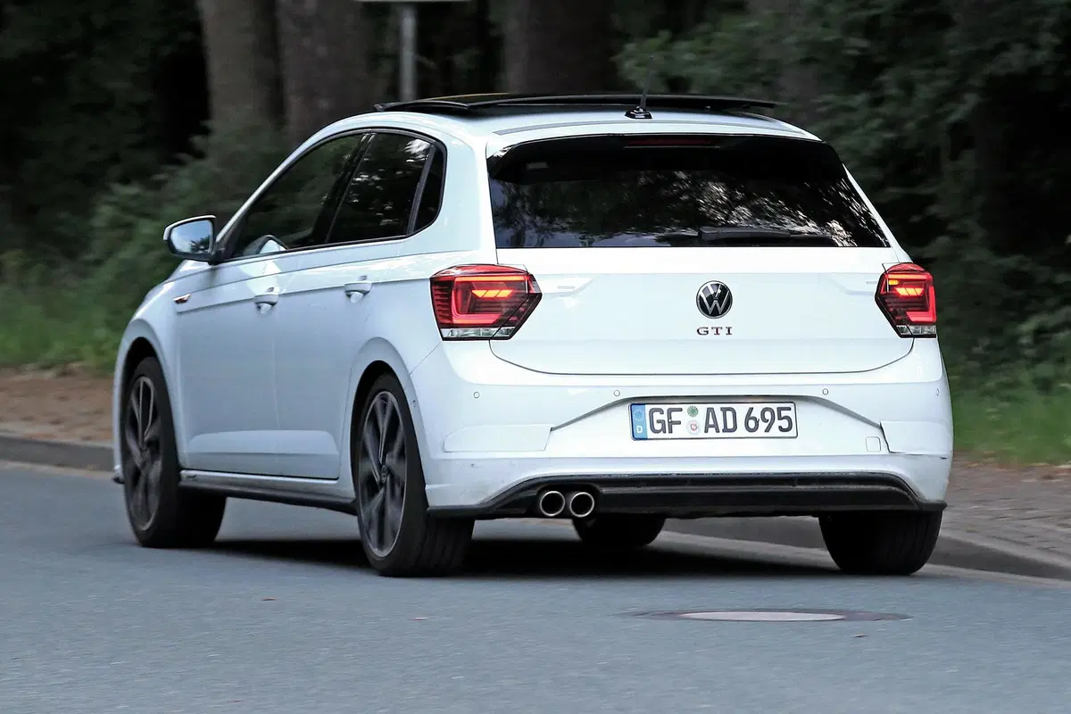 Volkswagen Polo GTI, le foto spia (8)