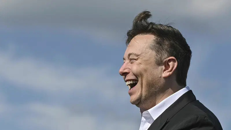 Buon compleanno Elon Musk: 50 anni e 5 curiosit&agrave; sul Ceo di Tesla 