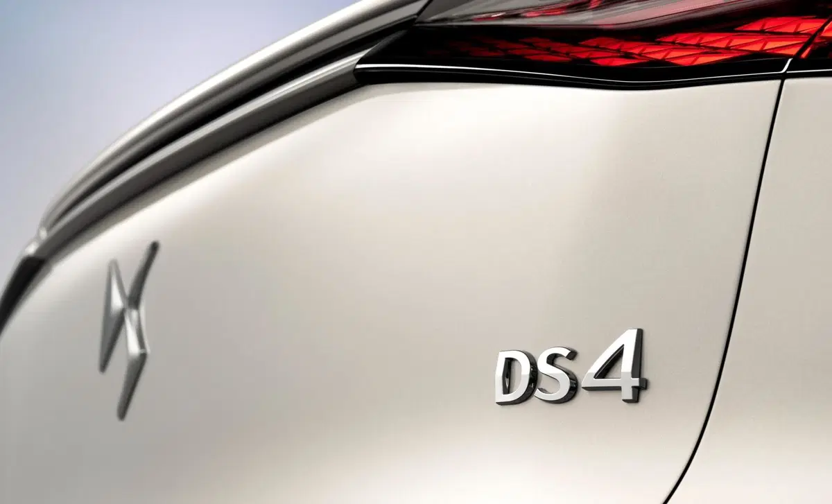 Ds DS 4 DS4 1.6 e-tense phev Performance Line 225cv auto (18)