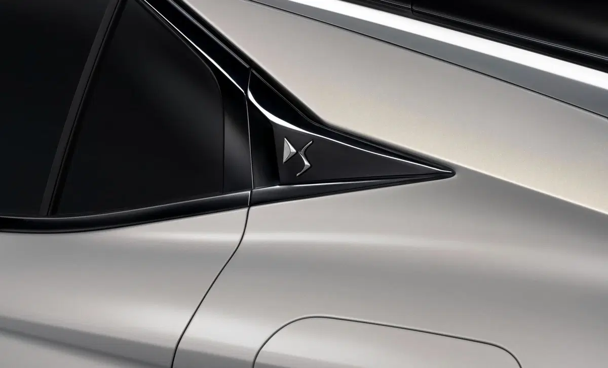 Ds DS 4 DS4 1.6 e-tense phev Performance Line 225cv auto (19)