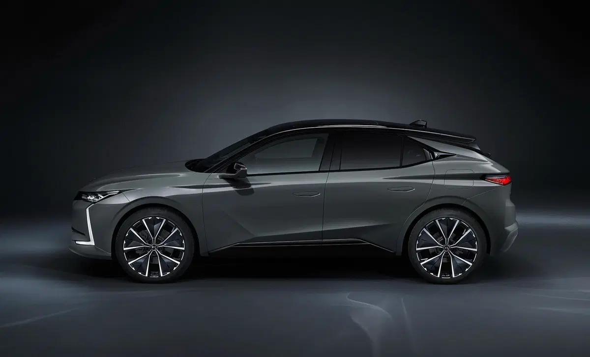 Ds DS 4 DS4 1.6 e-tense phev Performance Line 225cv auto (2)