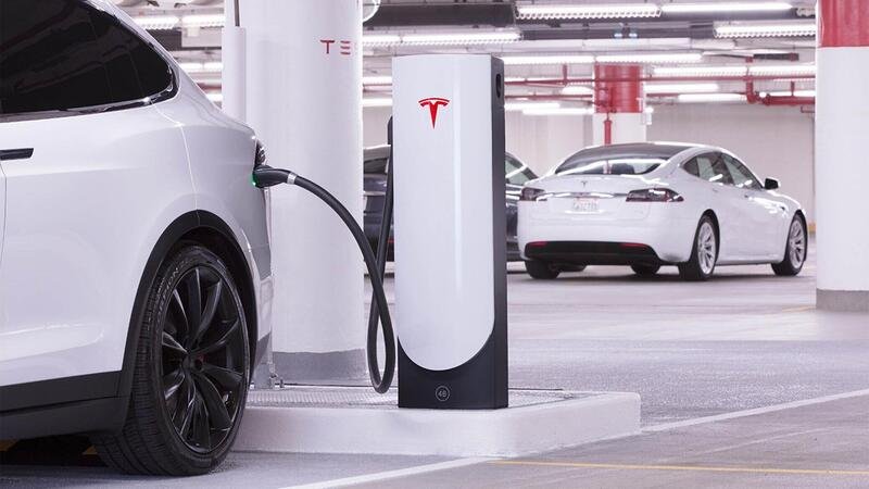 Ricarica auto elettrica, Colonnine Fast: quelle Tesla libere per tutti? (in Norvegia)