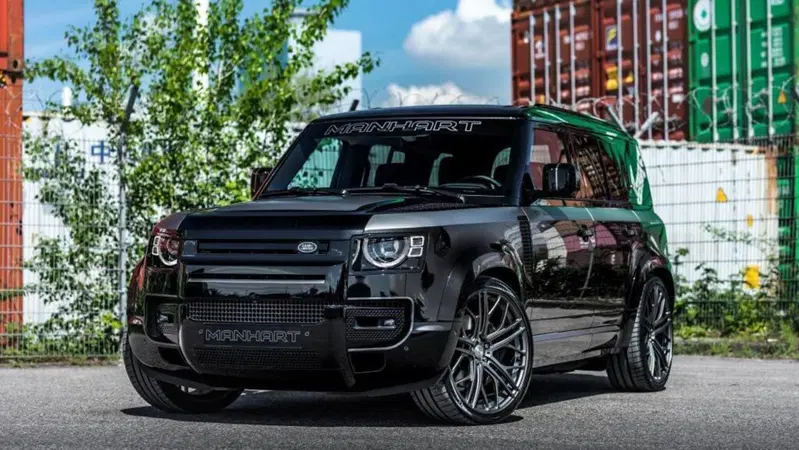 Il Land Rover Defender secondo Manhart: 512 CV di potenza e ruote da 24 pollici