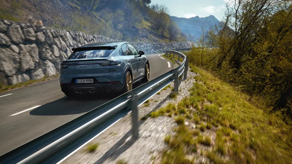 Porsche Cayenne Turbo GT, 640 CV senza ibrido (2)