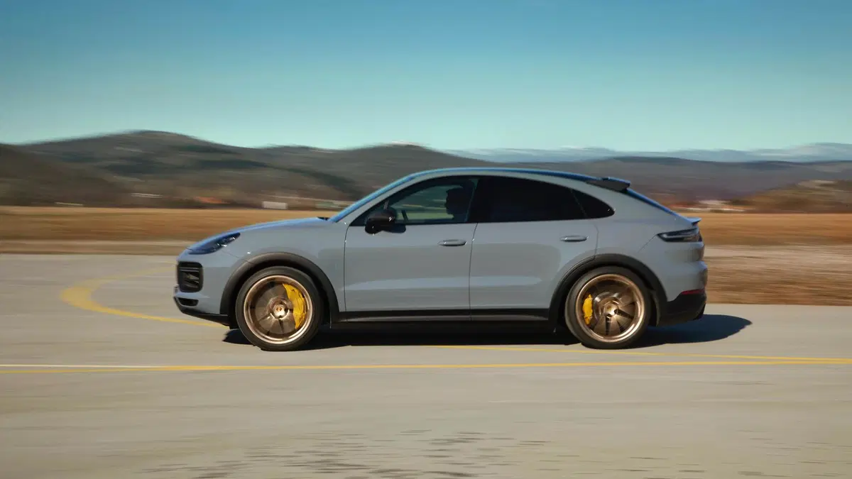 Porsche Cayenne Turbo GT, 640 CV senza ibrido (4)