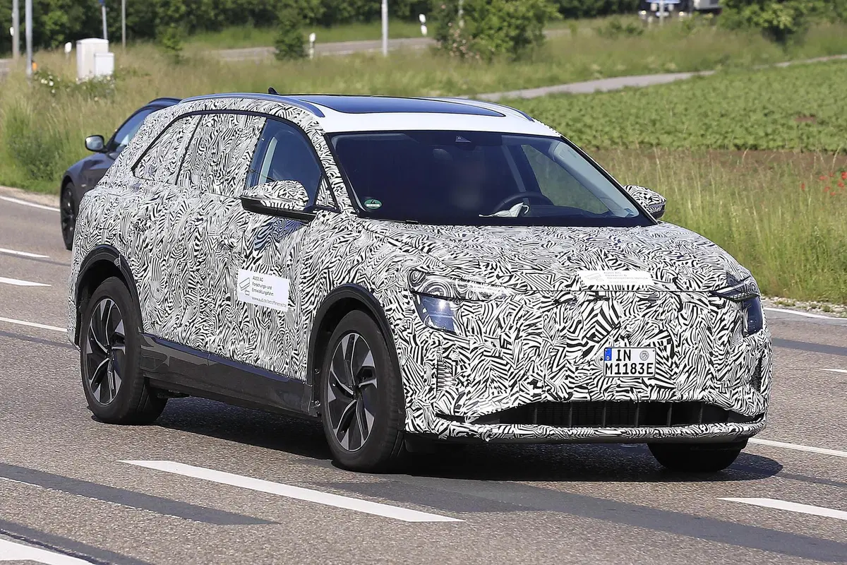 Audi, in arrivo un altro SUV elettrico? Ecco le foto spia (2)