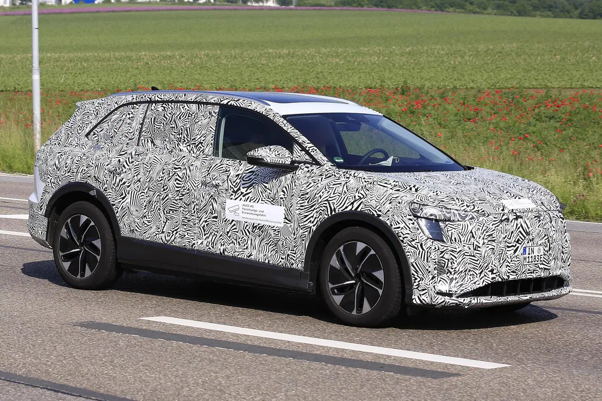 Audi, in arrivo un altro SUV elettrico? Ecco le foto spia (3)
