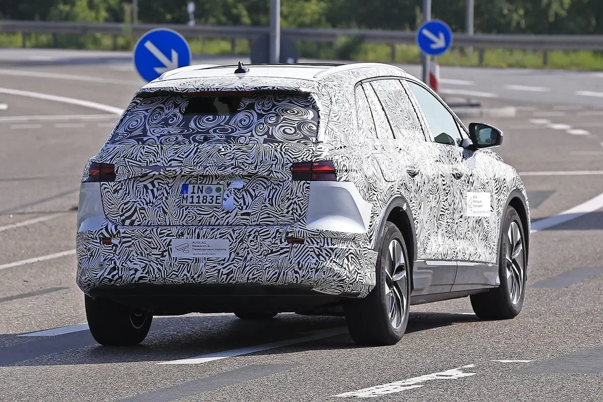 Audi, in arrivo un altro SUV elettrico? Ecco le foto spia (4)