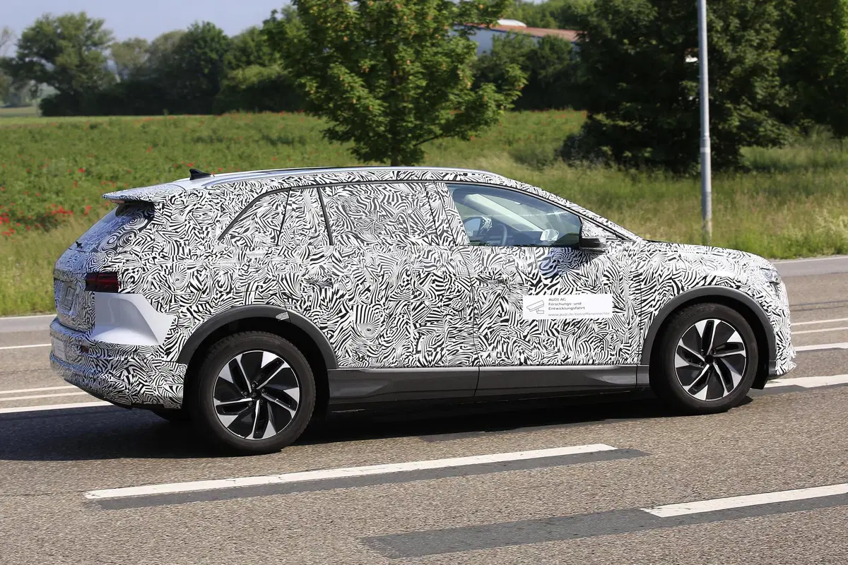 Audi, in arrivo un altro SUV elettrico? Ecco le foto spia (5)