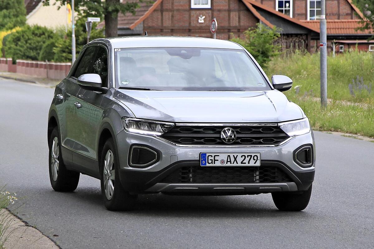 Volkswagen T-Roc restyling, le prime foto spia