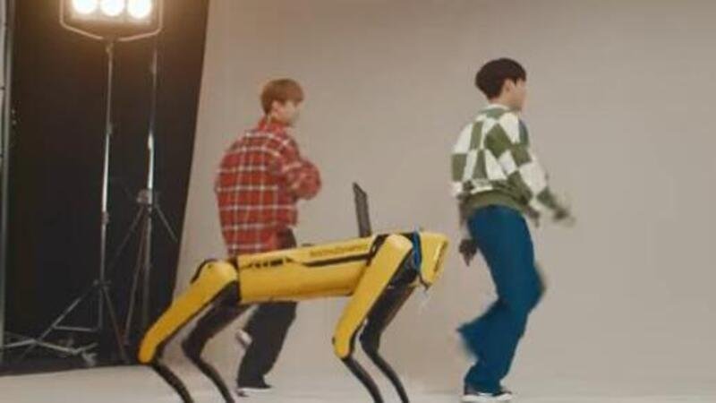 Hyundai sceglie la robotica e celebra una  nuova acquisizione con i BTS e il cane robot in un video