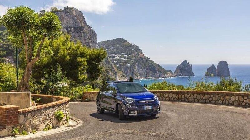 Fiat 500X Yatching, il SUV open air celebra la dolce vita in edizione Yatch Club Capri