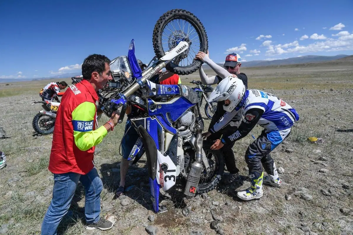 Silk Way Rally Report. Rebellion! Proteste e ritiri