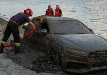 Mistero a 4 ruote nel fiume Po: emerge dalle acque Audi con chiave nel blocchetto e volante bloccato